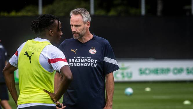 André Ooijer stopt wegens persoonlijke redenen als assistent-trainer van eerste elftal PSV