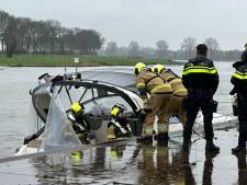 Twee mensen onwel op boot bij Cuijk