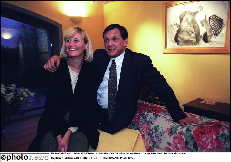 Journaliste Els De Temmerman en voormalig CVP-voorzitter Johan Van Hecke in 1999. Beeld Photo News