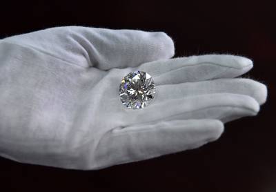 Vier diamantairs opgepakt voor handel in Russische diamanten: “Tussen 1,5 en 3,5 miljoen euro waard”