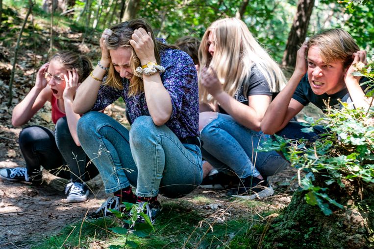 Oren dicht bij een denkbeeldige bominslag. Beeld Reyer Boxem