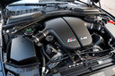 De V10-motor in Leo's auto. ,,Dat brullende geluid door die V10-motor. Geweldig.’’