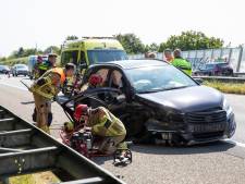 Twee gewonden bij botsing met vangrail op A58 bij Roosendaal