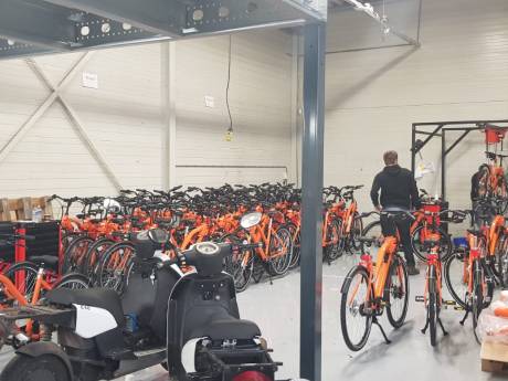 36 bezorgfietsen stiekem gestald in garage van vriend: ‘Was niet de bedoeling ze allemaal achter te houden’ 