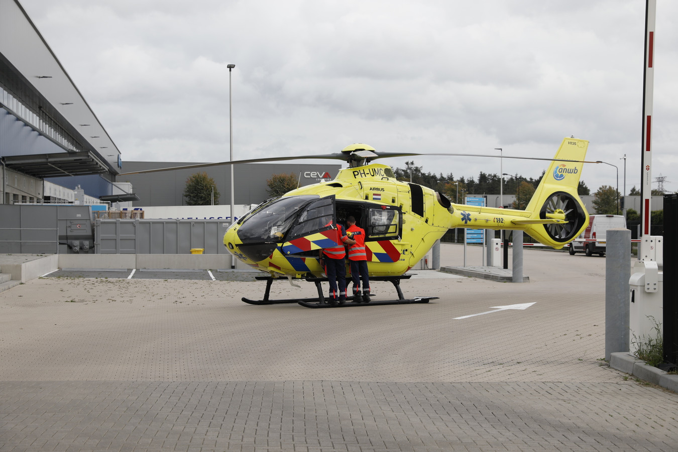 Fietser ernstig gewond bij aanrijding met vrachtwagen in Oud Gastel