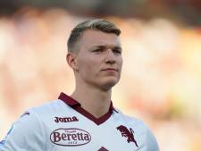 ‘Jonge reus’ Perr Schuurs maakt indruk tegen Cyriel Dessers in Italië: ‘Hij moet wel zijn ID-kaart vervalst hebben’