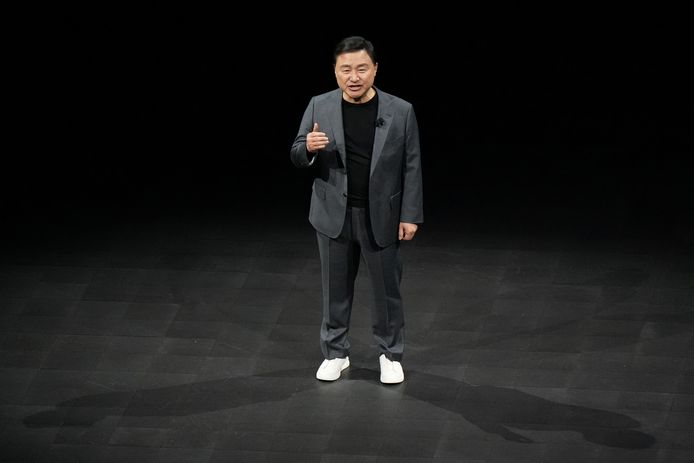 TM Roh, het hoofd van Samsung MX, tijdens de presentatie.