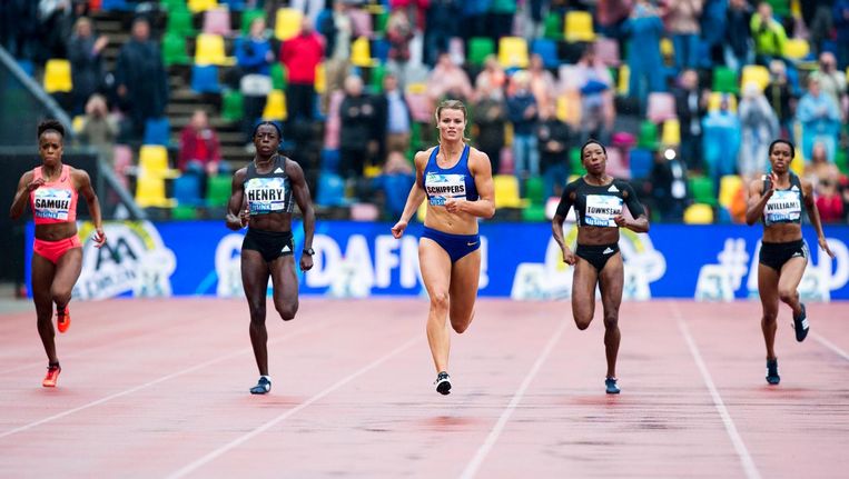 Dafne Schippers won op 22 mei van dit jaar de 200 meter sprint tijdens de FBK Games in Hengelo. Beeld anp