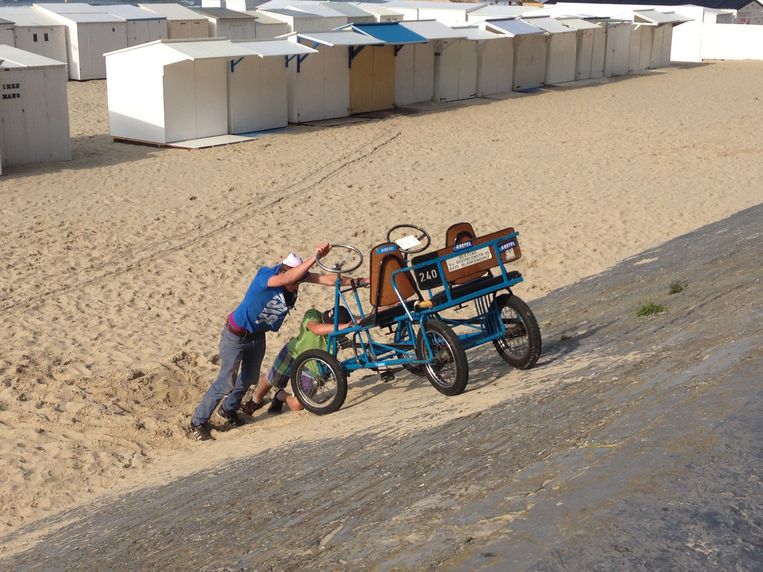 Wallpaper Gocart Belandt Op Strand Blankenberge In De Buurt Hln For iPhone Free