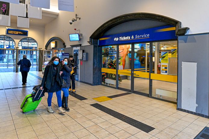 De NS-infobalie op Station Roosendaal verdwijnt op 6 september.