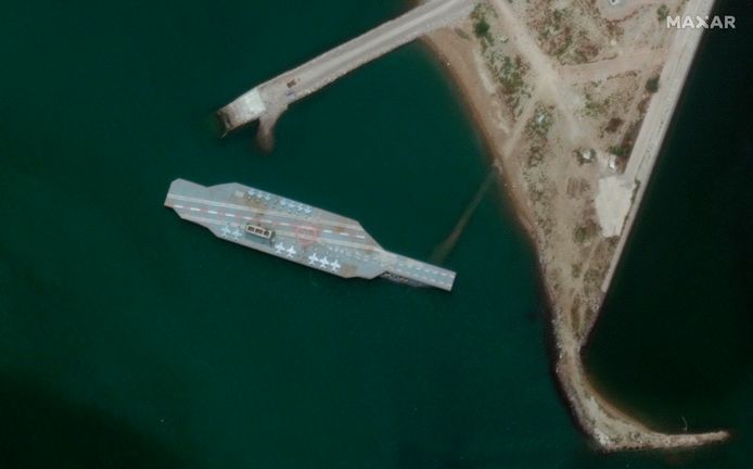 Een satellietbeeld heeft het schip onthuld in een haven in Iran.