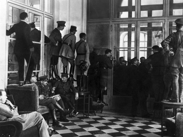 100 jaar verdrag van Versailles ‘wurgvrede’ krijgt stilaan glans