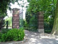 ‘Bloemendiefstal op Sliedrechtse begraafplaats lijkt gestopt’
