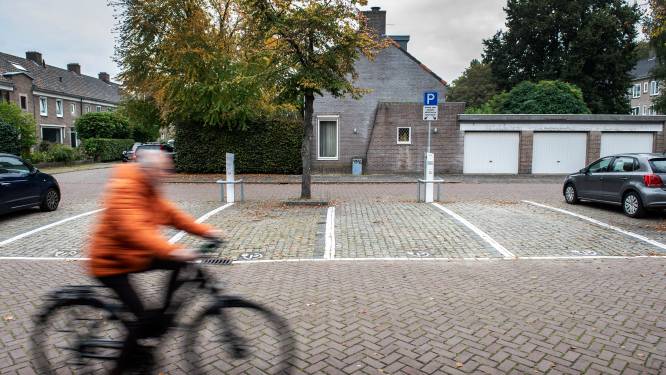 Laadpaalfittie eindigt venijnig met bekrassen van auto: ‘We zoeken voortaan een andere plek’
