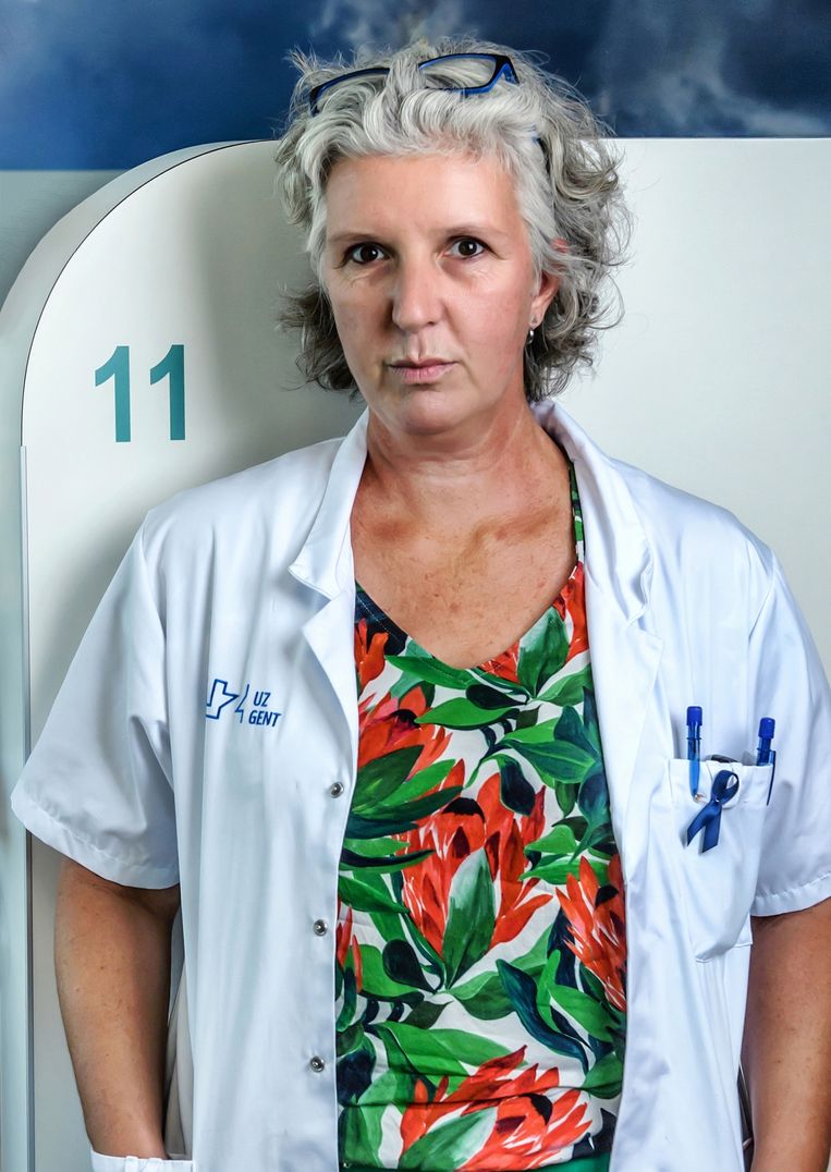 Karen Geboes: ‘Dokter Google en de media helpen ons zeker niet. Titels als ‘Mensen met kanker zijn nu meestal chronische patiënten’ scheppen valse ver­wachtingen.’ Beeld Geert Van de Velde