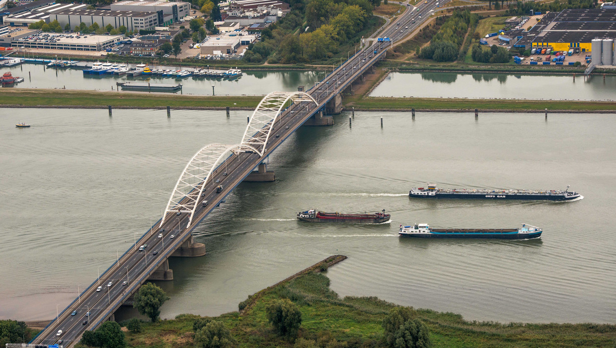 Merwedebrug Kan Alle Vrachtwagens Niet Meer Aan Trouw