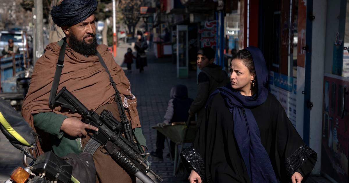 Taliban eases ban on women in aid organisations: UN staff welcome |  abroad
