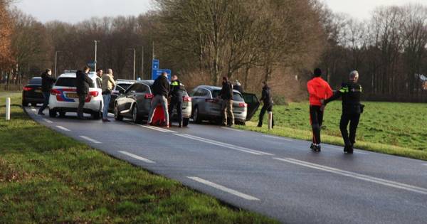 Vier arrestaties na wilde achtervolging bij Wehl, mogelijk verband met ontsnappingspoging Zutphen - 