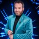 ‘The Masked Singer’-presentator Jens Dendoncker: ‘Ik heb één van de speurders zo geschoffeerd dat hij me bijna een djoef op mijn muil heeft verkocht’