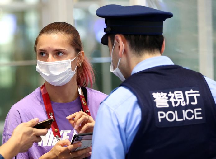 De Wit-Russische atlete Kristina Tsimanoeskaja zocht dit weekend hulp bij de politie van Japan op de luchthaven van Tokio.