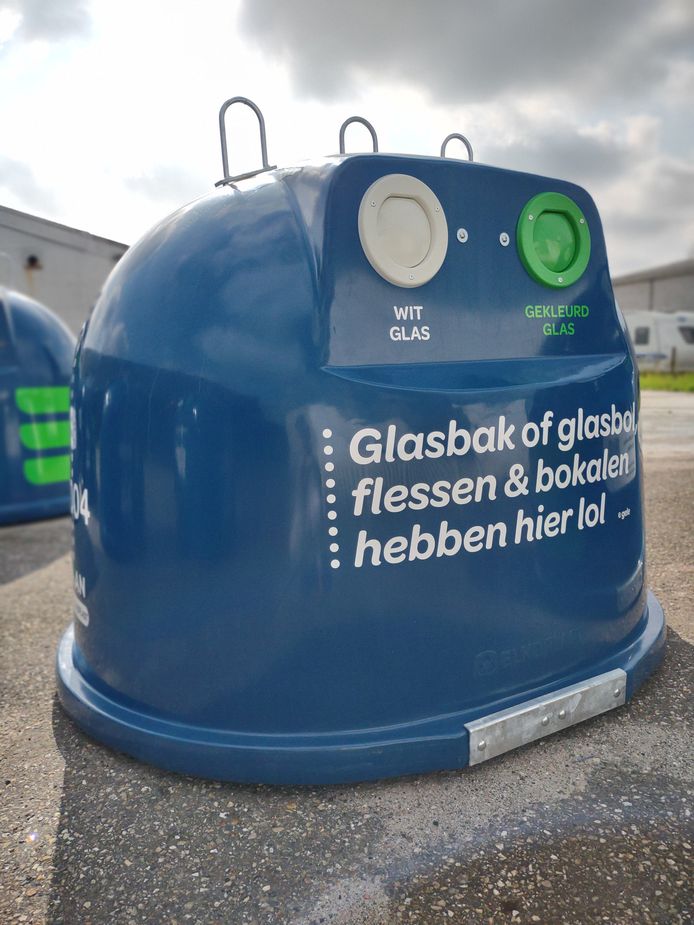 De nieuwe glasbollen van Zandhoven.