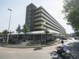 Het winkelcentrum aan de Marco Pololaan en de Vaso Da Gamalaan in de Utrechtse wijk Kanaleneiland