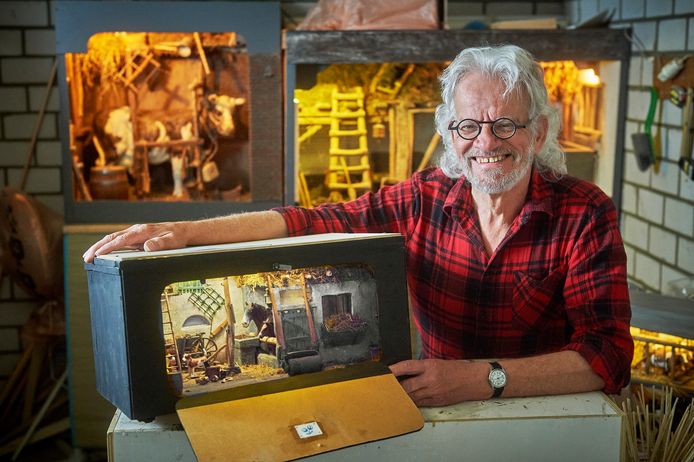 Theo van Hout uit Ravenstein exposeert binnenkort met miniatuur-inkijkjes van alledaagse tafereeltjes.
Fotograaf: Van Assendelft/Jeroen Appels