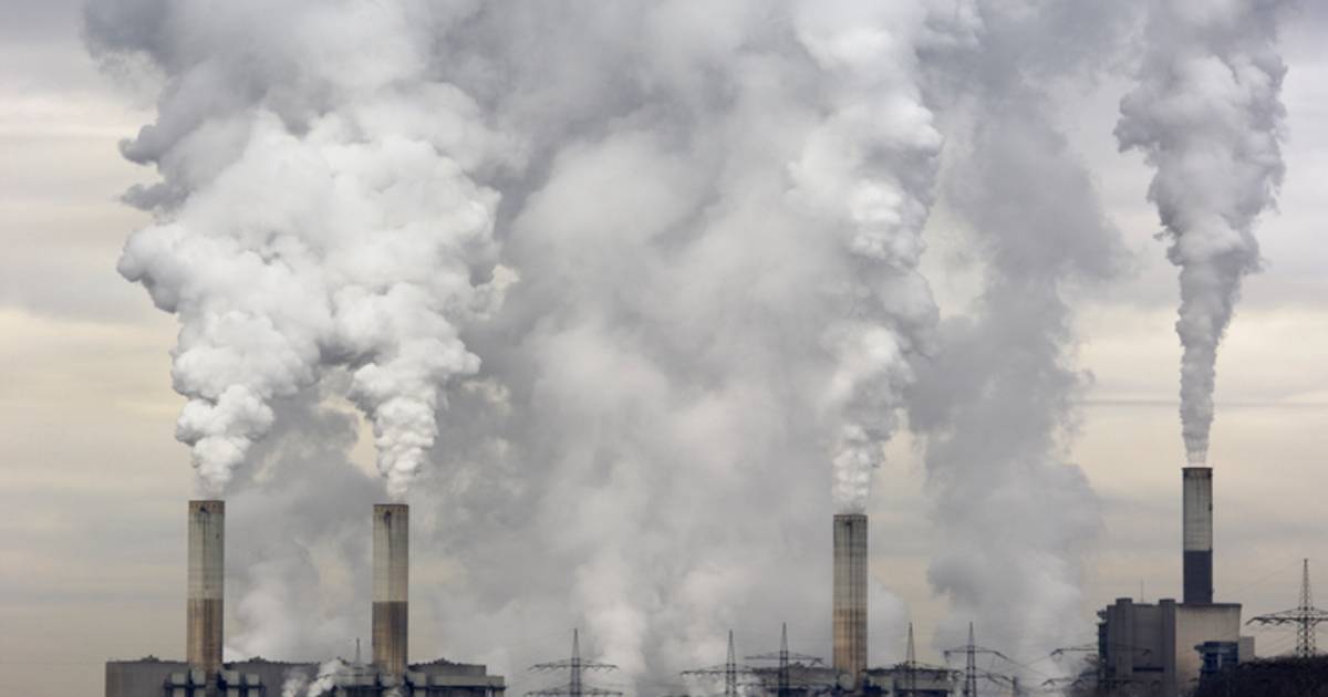 Air pollution is no less harmful than smoking, according to a study |  outside