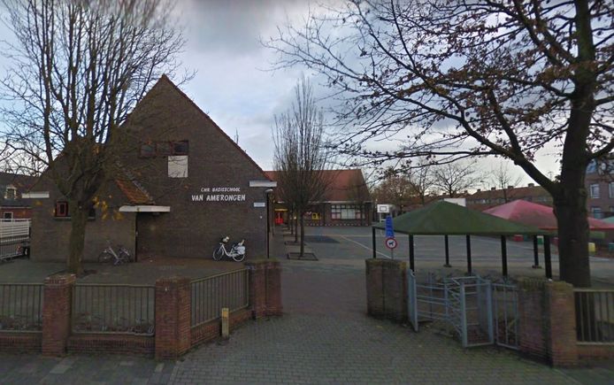 Een scholier van de Van Amerongenschool werd na schooltijd aangesproken door vermoedelijk dezelfde man die eerder deze week twee andere scholieren benaderde.