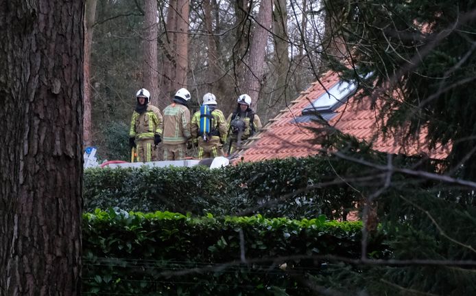 Een brand beschadigde een dak in de Nieuwe Dreef in Rijmenam. De schade bleef gelukkig beperkt tot de buitenzijde van de woning.