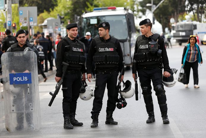 3000 Turkse agenten krijgen eerherstel.