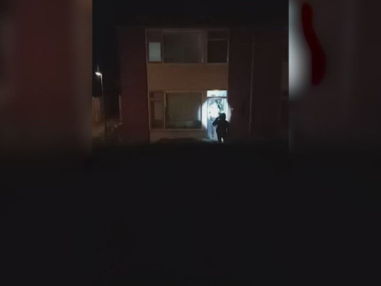 Beelden opgedoken van inval bij verdachte aanslag Peter R. de Vries