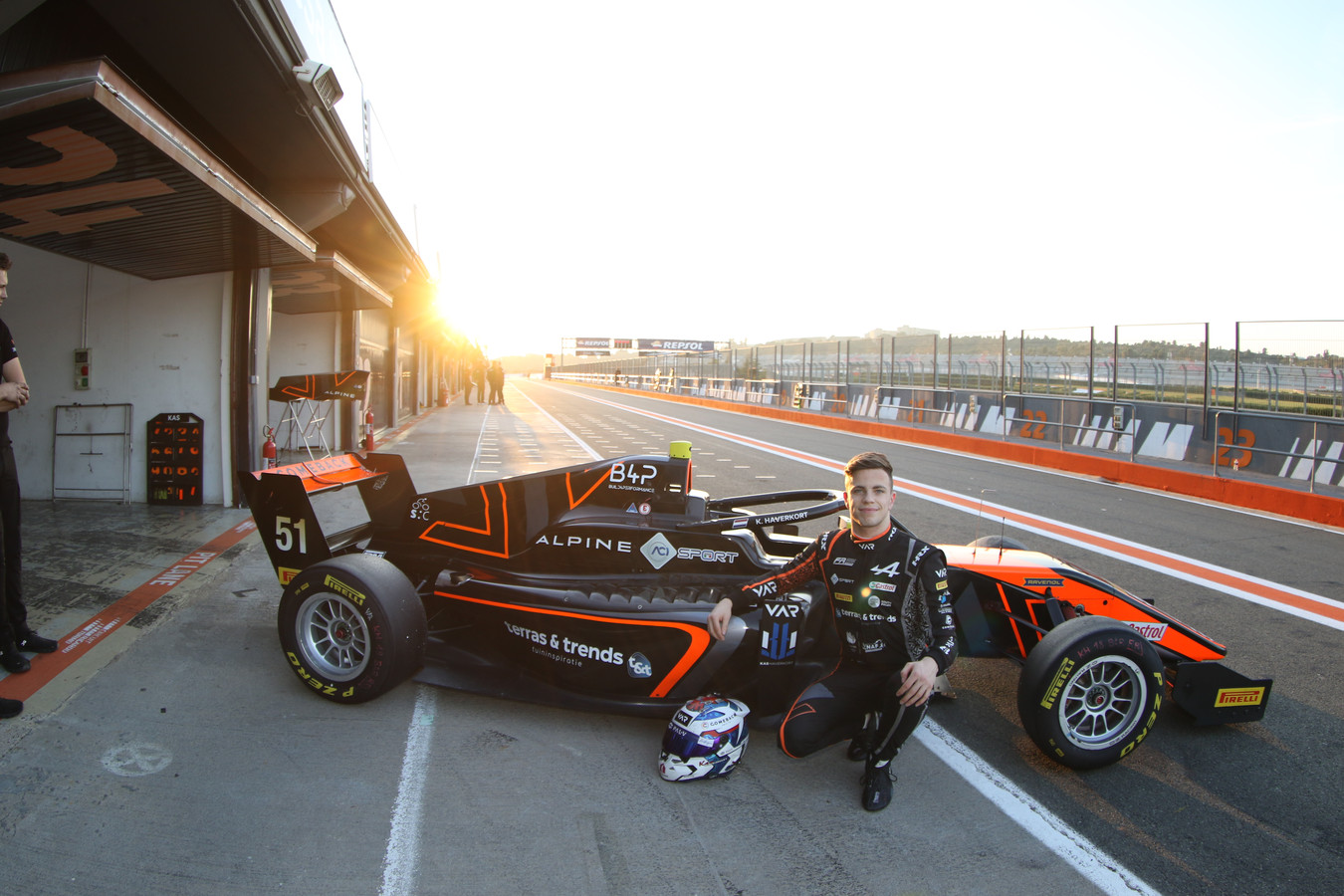 Kas Haverkort (18) zet achtervolging in op Max Verstappen ‘Hopelijk in