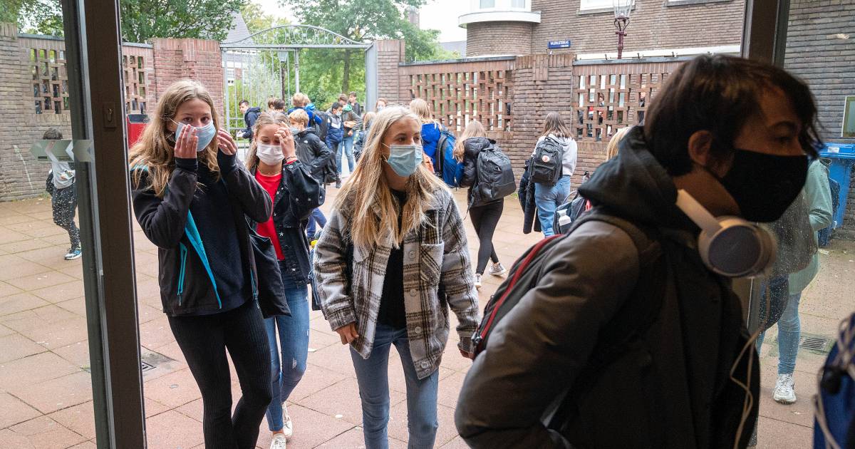 Middelbare scholen na kerstvakantie ‘liefst weer gewoon open en op school lesgeven’ Den Haag