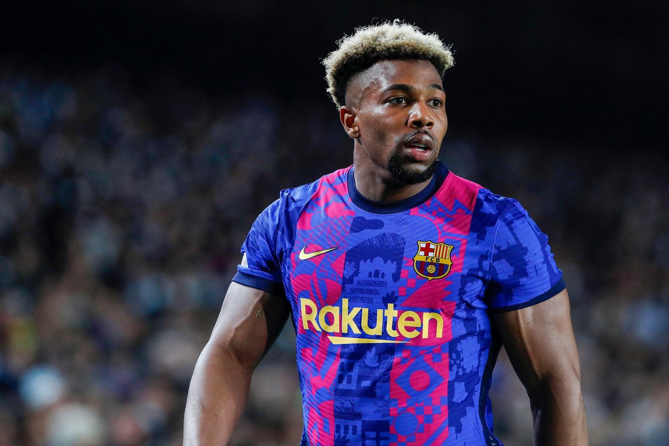 Где играет адама. Адама Траоре Барселона 2022. Адама Траоре Лидс. Traore футболист. Адама Траоре испанский футболист.