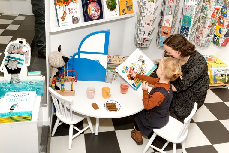 In kinderboekenwinkel de Boekenberg in Eindhoven. Beeld Sas Schilten