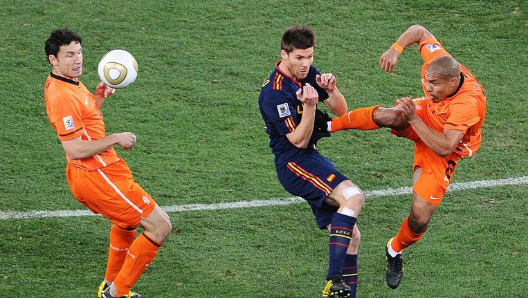 Scheidsrechter Missen Rode Kaart Nigel De Jong Was Nachtmerrie De Volkskrant