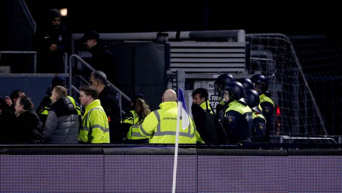 Betrokkenen bij rellen Helmond Sport met elkaar in gesprek