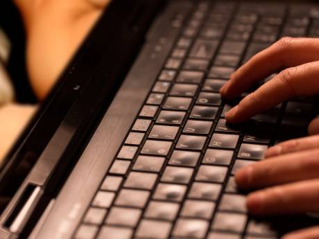 Bruggeling ontkent dat 225 bestanden met kinderporno van hem zijn: "Iemand uit z'n omgeving heeft misbruik gemaakt van z'n vertrouwen”