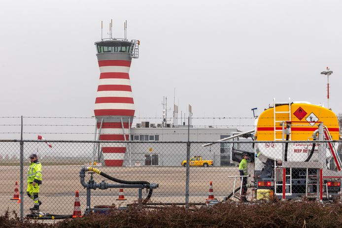 The control tower of Lelystad Airport has hardly anything to do.