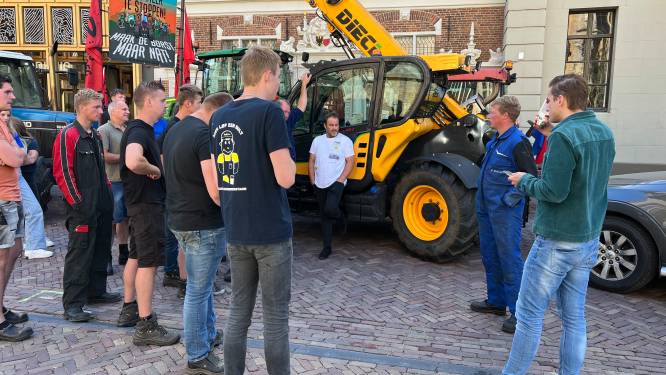 Boeren protesteren in Deventer maar hebben pech, burgemeester afwezig: ‘We hebben 20 kuub stront voor jullie’