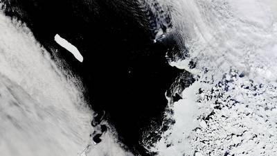 Satellietbeeld toont grootste ijsberg ter wereld bij stroomversnelling die hem van Antarctica kan meesleuren naar zijn ondergang