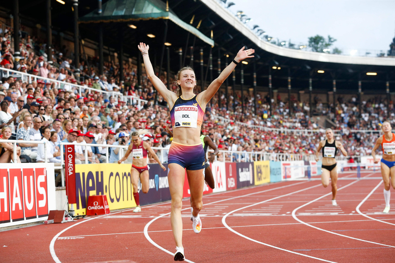 Femke Bol ongeslagen naar WK atletiek, wereldrecord voor Armand