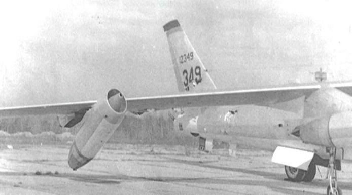 De gehavende B-47 bommenwerper die de nucleaire bom boven de Atlantische oceaan dropte. © This Day in Aviation