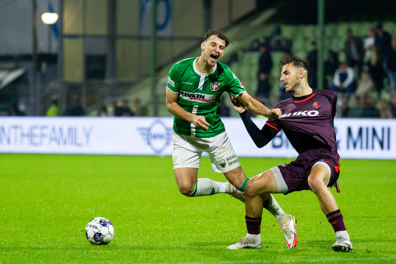 FC Dordrecht staat weer ‘gewoon’ laatste: ‘Op dit moment overheerst