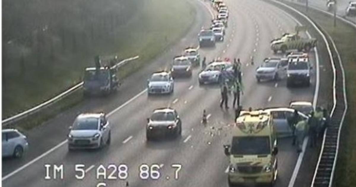 Kilometers file door ongeval in avondspits op A28.