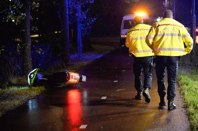 Man Valt Van Go-Sharing Scooter In Breda En Raakt Gewond | Breda |  Bndestem.Nl