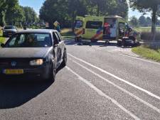 Motorrijder (66) gewond bij aanrijding met auto, traumaheli landt in Varsseveld