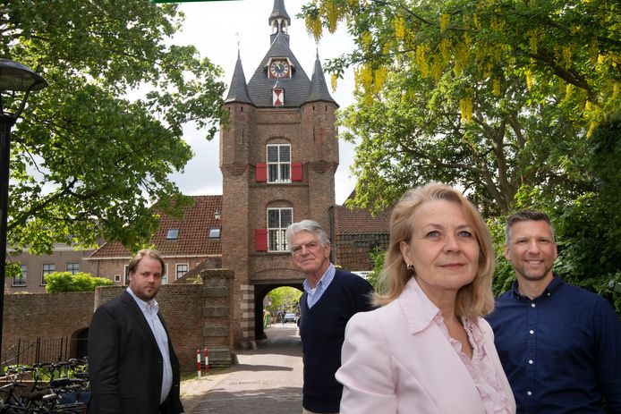 Foto van links naar rechts: Otto Hansen, Rob van de Wiel, Cora den Oudsten en Ortwin Pepermans.
