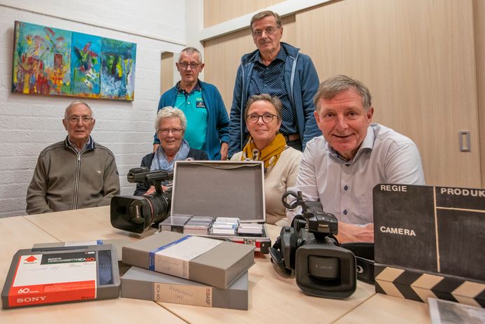 Filmclub Riethoven. v.l.n.r. achter Wil Tilborghs en Ger van Grotel,  vooraan Wim Cremers, Riek Smits, Ria Senden en Ger Cremers.